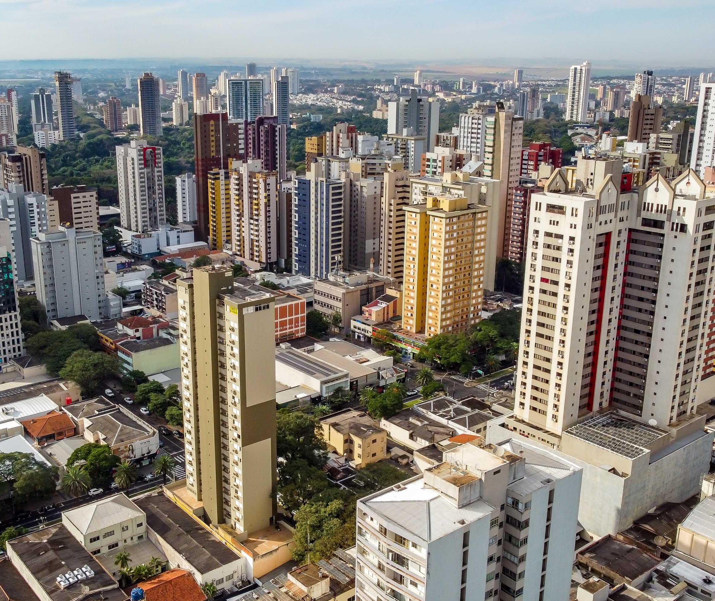 Sábado (15) com previsão de chuva em Maringá