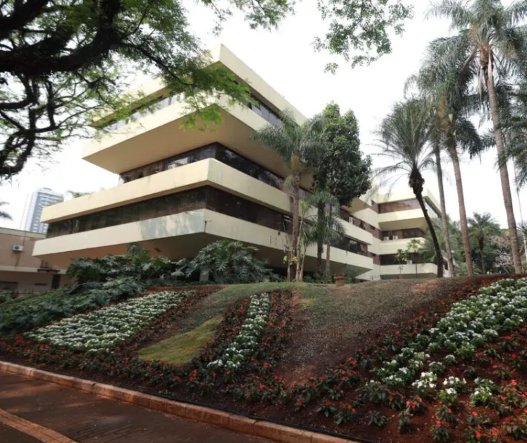 Dia do Servidor Público, nesta segunda-feira, será ponto facultativo em Maringá