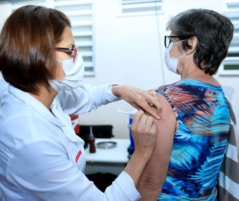 3,5 mil doses de vacinas contra Covid vão vencer na 15ª Regional de Saúde nessa quinta-feira (16)