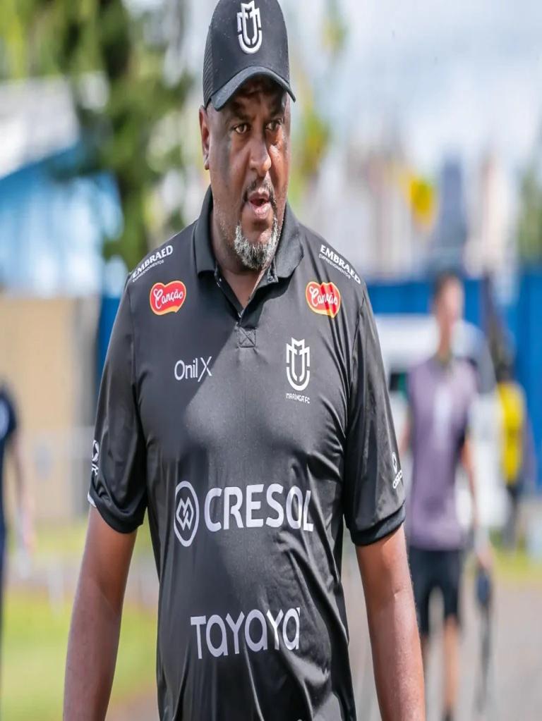 Treinador do Maringá FC, Jorge Castilho é internado em Goiânia