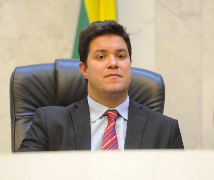 Guto Silva volta para a Assembleia Legislativa após três anos na Casa Civil