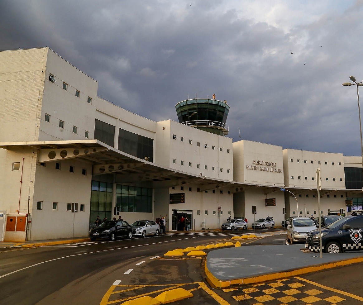 Aeroporto de Maringá é alfandegado para cargas