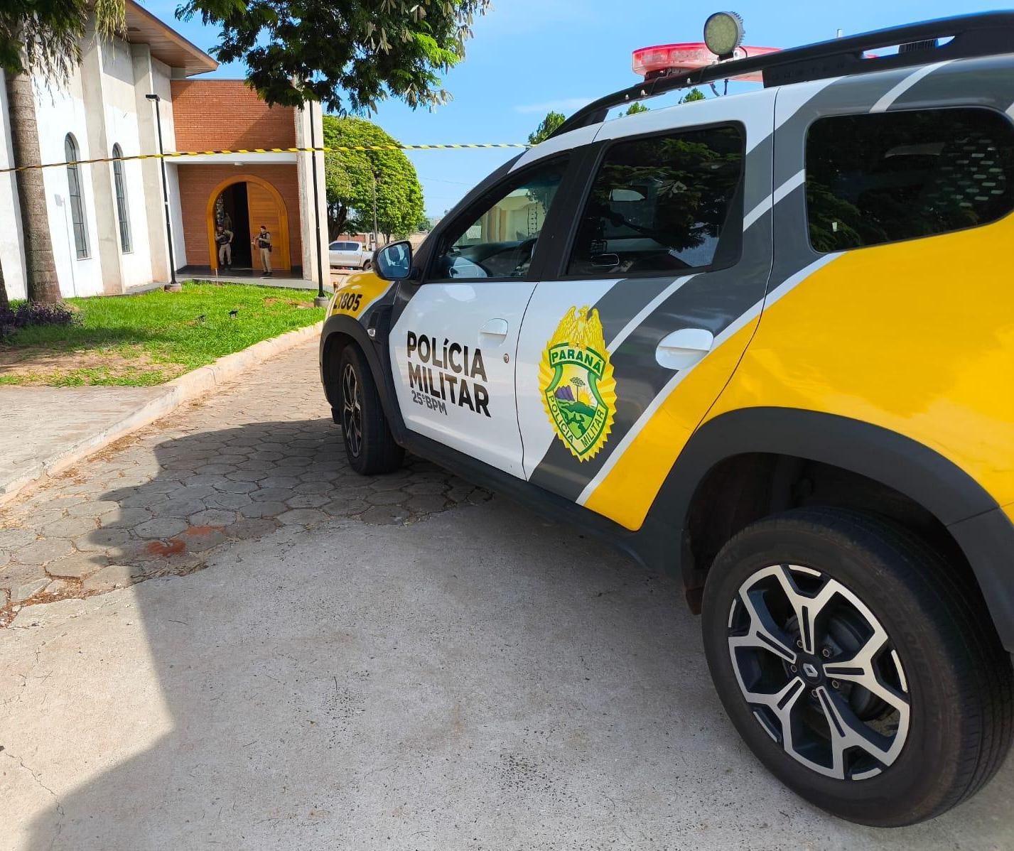 Vítima foge de atiradores e morre em igreja no centro de Ivaté