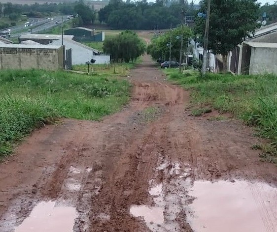 Moradores de bairro em Iguatemi pedem obras de infraestrutura