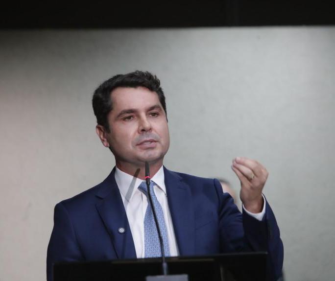 Alexandre Curi toma posse como presidente da Alep