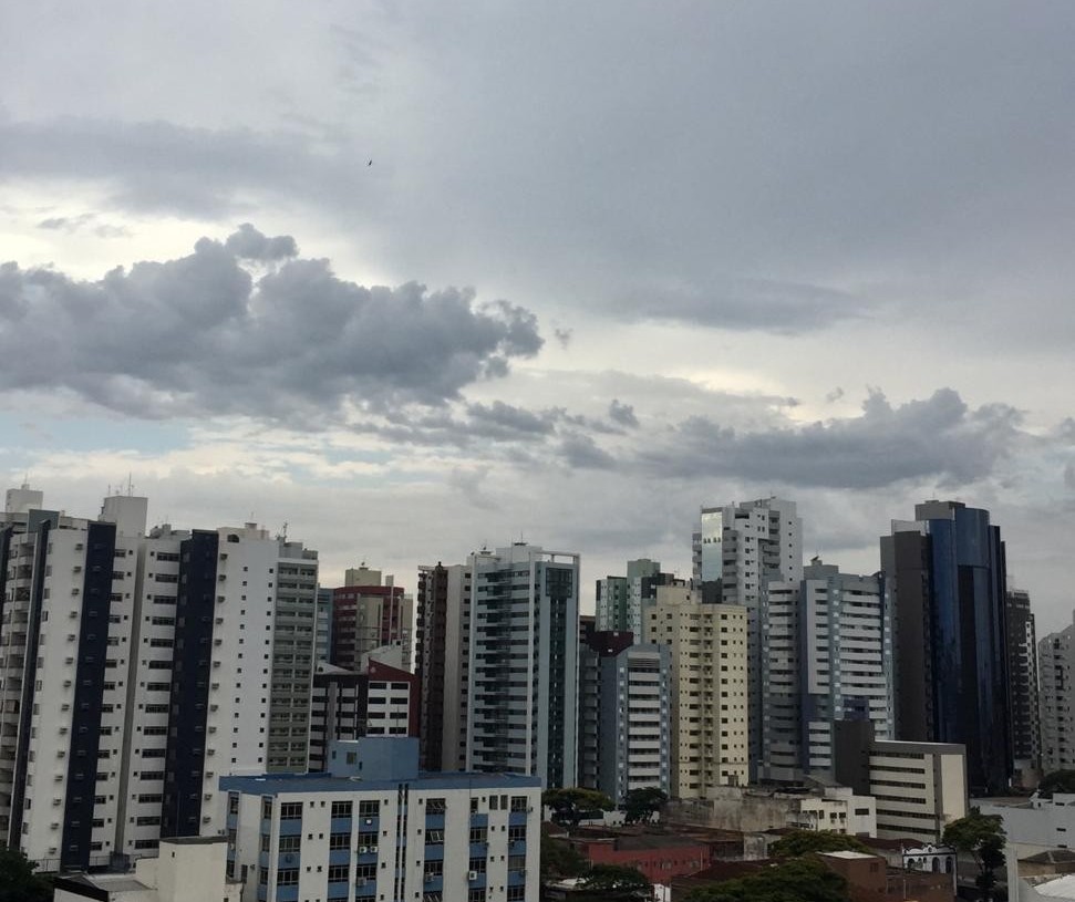 Prefeitura de Maringá alerta sobre chuva com ventos fortes