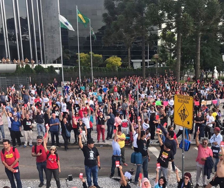 APP-Sindicato encerra greve no Paraná