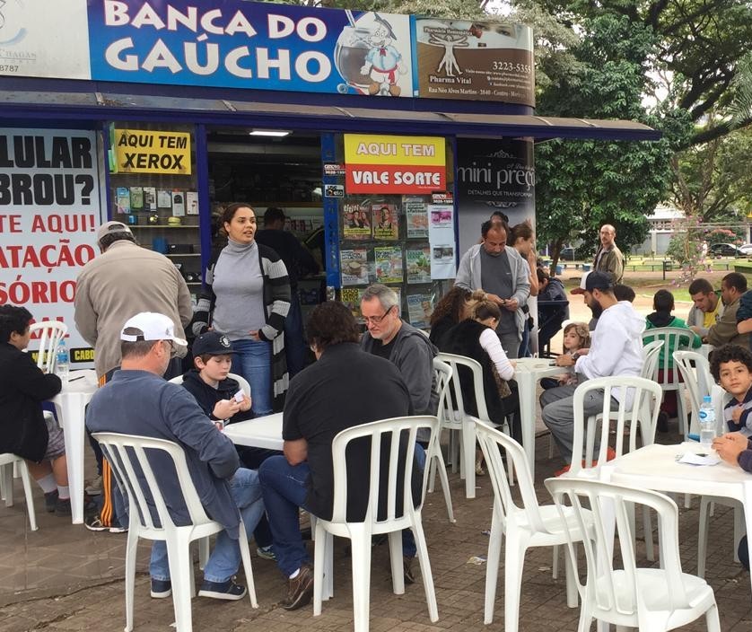 Domingo é dia de trocar figurinhas