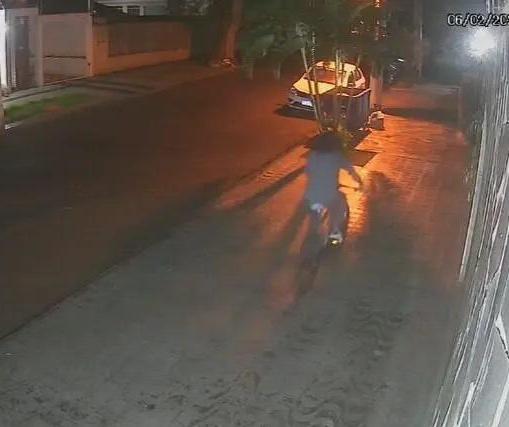 Homem usa peruca para furtar bicicletas em Maringá, mas acaba preso