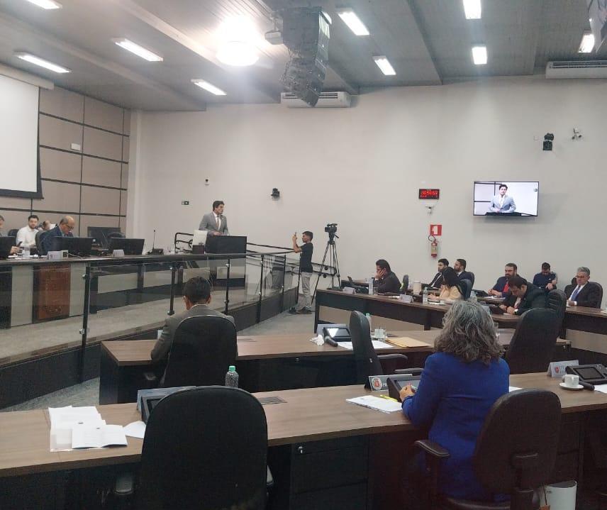 Vereadores adiam análise de veto em projeto de centros comunitários