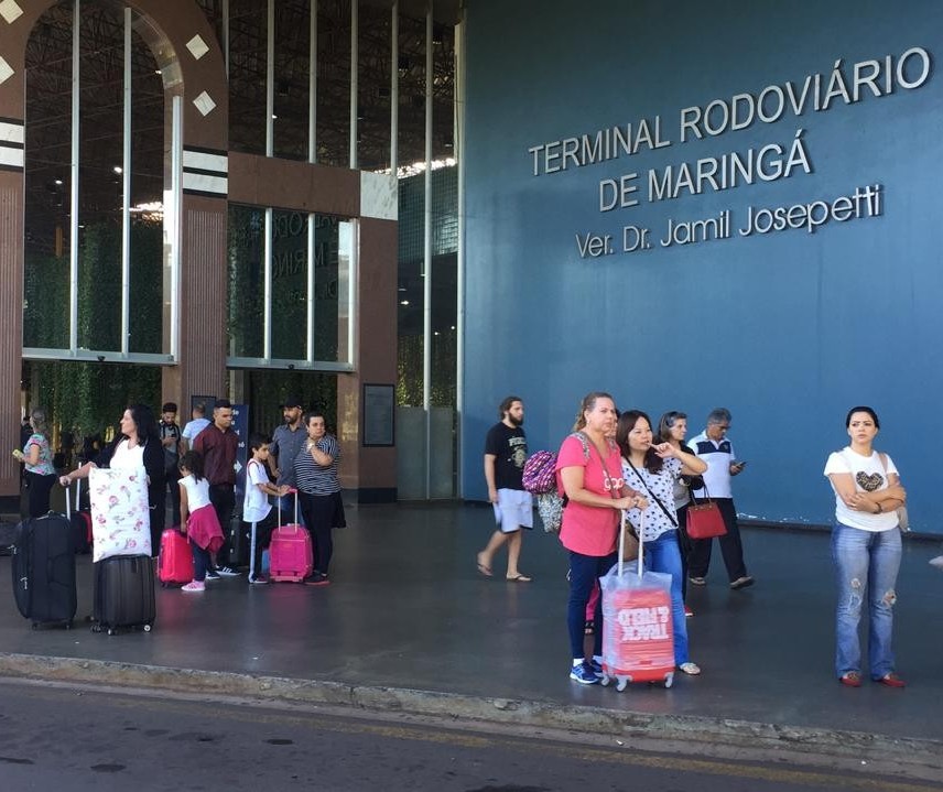 Rodoviária de Maringá está movimentada neste sábado (2)