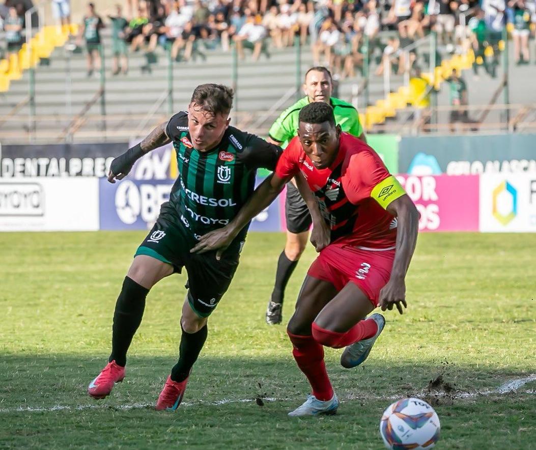 Maringá empata com o Athletico no jogo de ida da semifinal