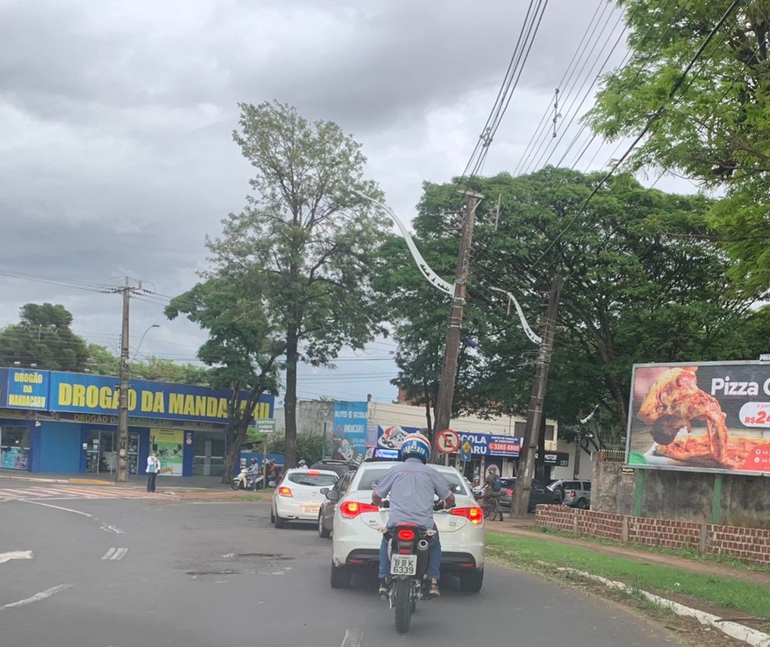 Motoristas reclamam dos buracos nas ruas e avenidas de Maringá