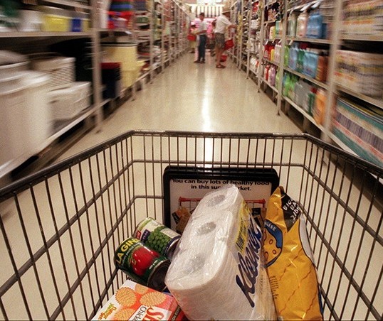 Padarias, mercados e pet shops funcionam neste sábado em Maringá