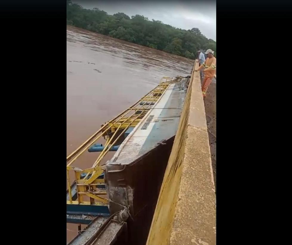 Ponte sobre Rio Ivaí em Floresta continua interditada