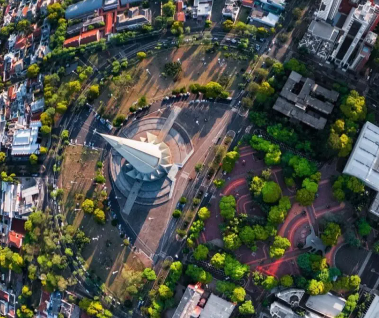 Comércio e serviços municipais: confira o funcionamento no feriado de Natal em Maringá