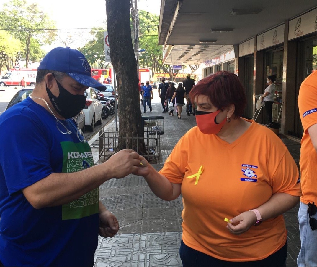 Guardas municipais distribuem bombons em ação de valorização da vida