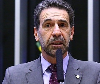 “Bolsonaro não está preocupado com a população”, diz deputado Enio Verri