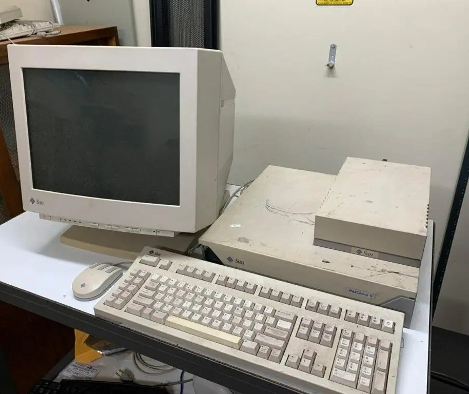 Há 29 anos, um computador se conectava à internet pela primeira vez em Maringá