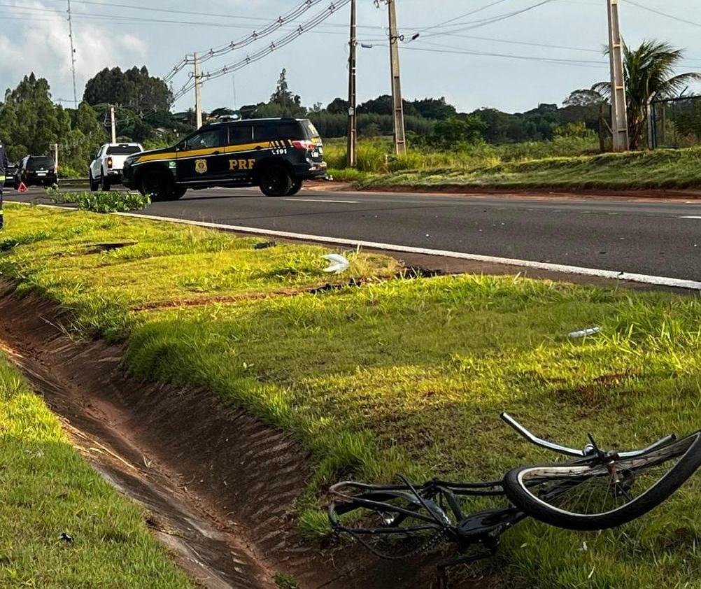 Ciclista morre atropelado na BR-376 em Nova Esperança