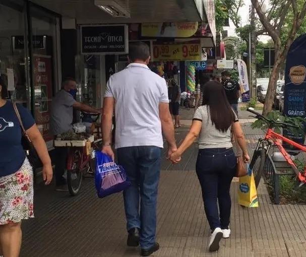 Comércio terá nova regra para domingos e feriados a partir de março; veja como fica em Maringá