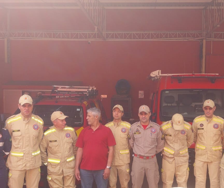 Trabalhador que caiu em silo reencontra equipe que atuou em resgate