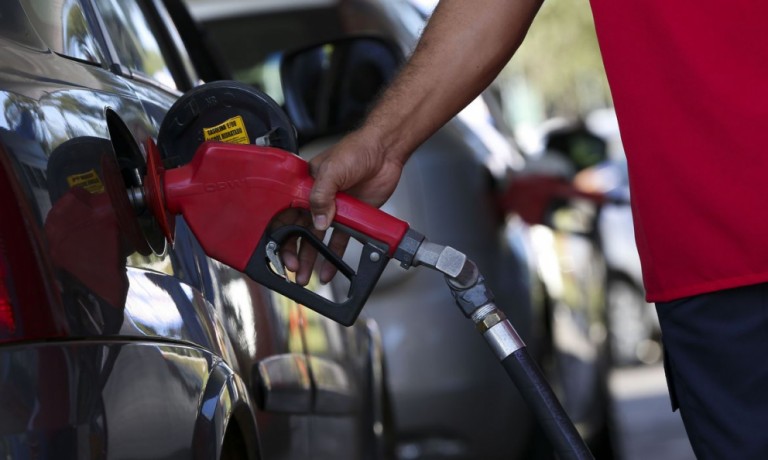 Procon quer explicação para aumento no preço do combustível em Maringá