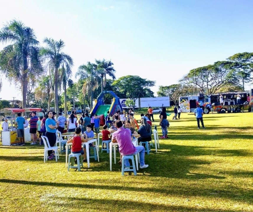 Projeto “Você na Praça”, “Teatro a Bordo” e Copa Paraná de Vôlei são atrações deste fim de semana em Maringá