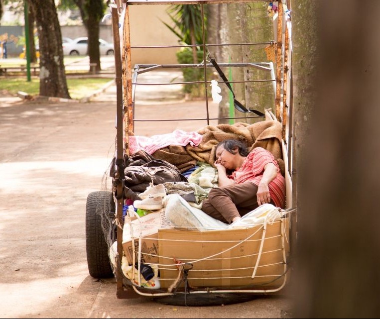 90% dos moradores de rua são de outras cidades