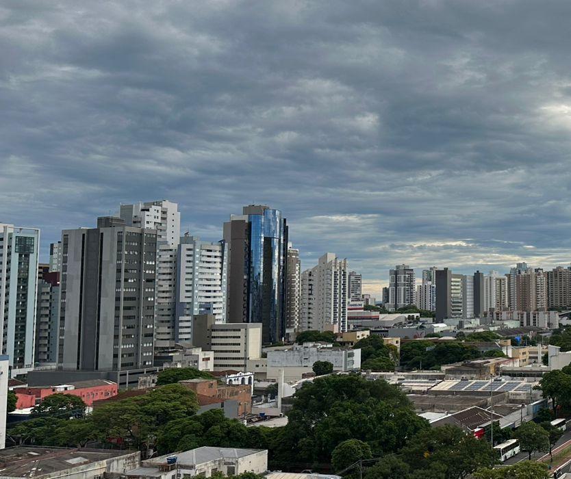 Primeiro dia do ano em Maringá tem previsão de chuva e calor