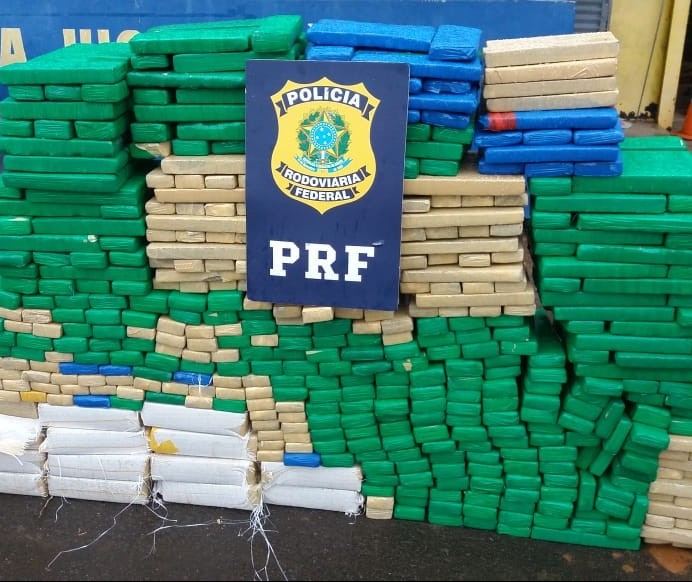 PRF apreende 784 quilos de maconha na BR-487 