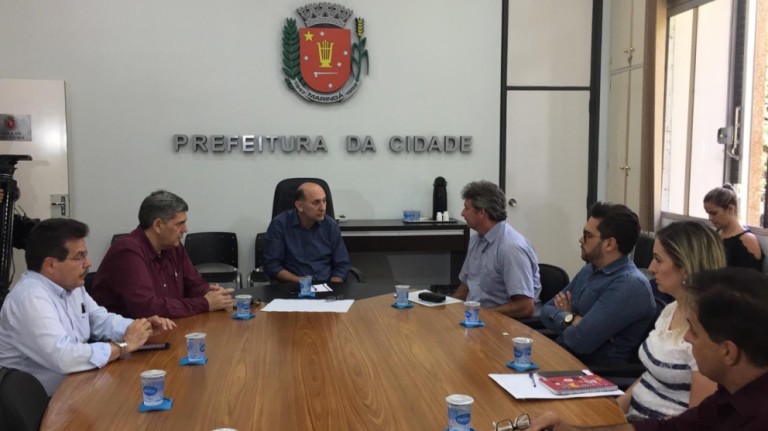 Reunião a portas fechadas define reajuste da tarifa