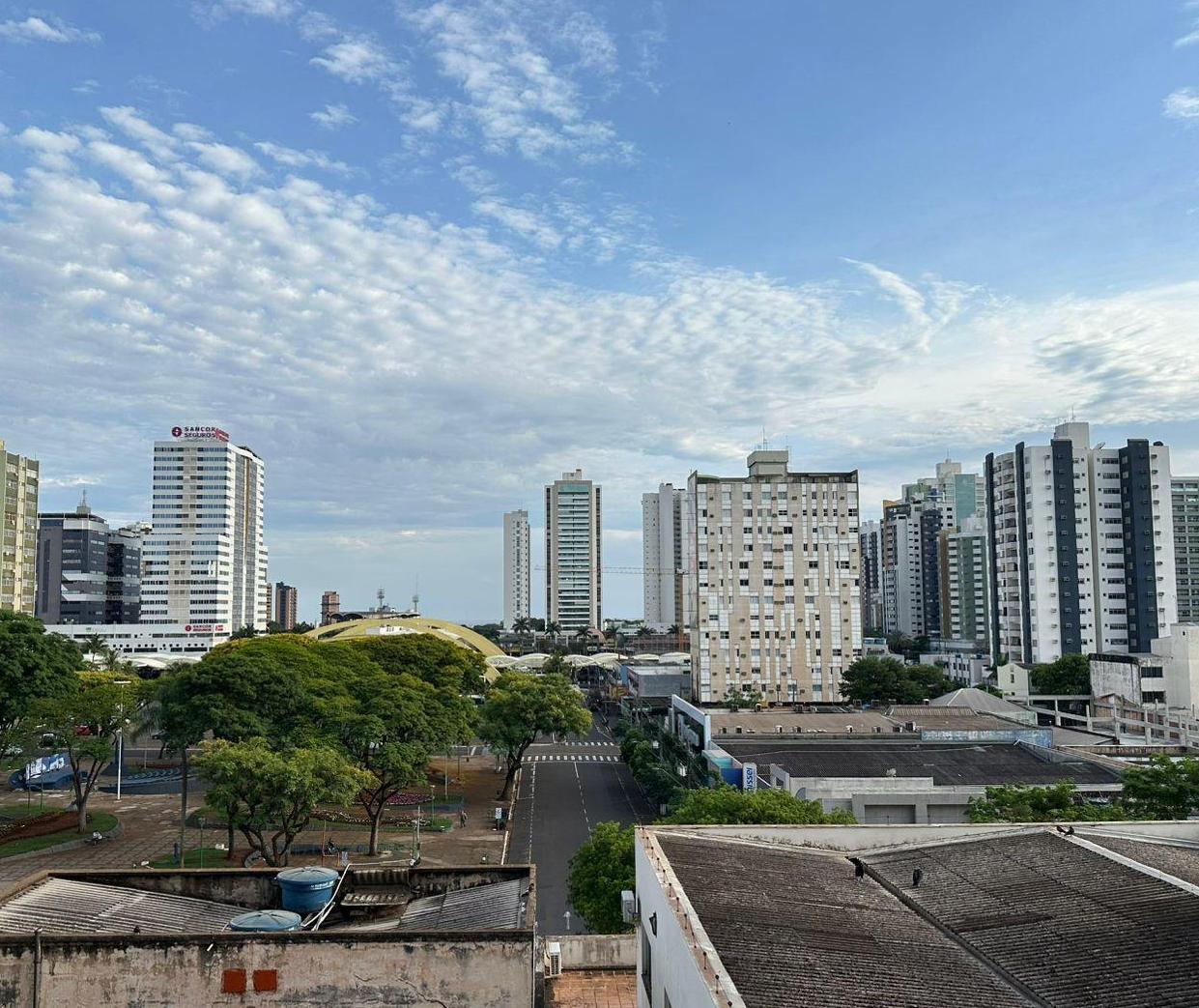 Sexta-feira (17) será quente em Maringá, com máxima de 33° C; temperaturas terão leve queda no fim de semana