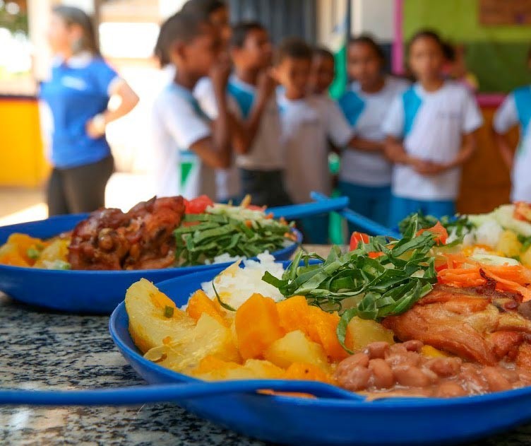 Alimentação escolar é vital e uma conquista nacional