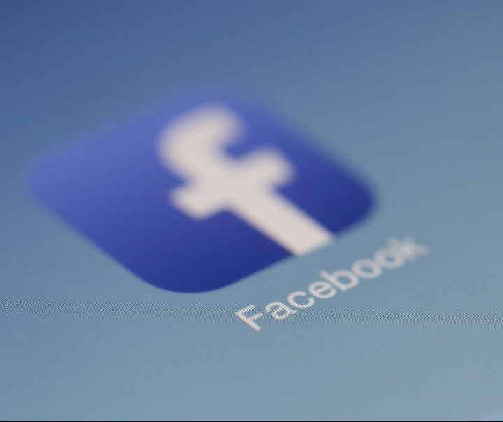 Facebook remove 5 mil segmentações de anúncios