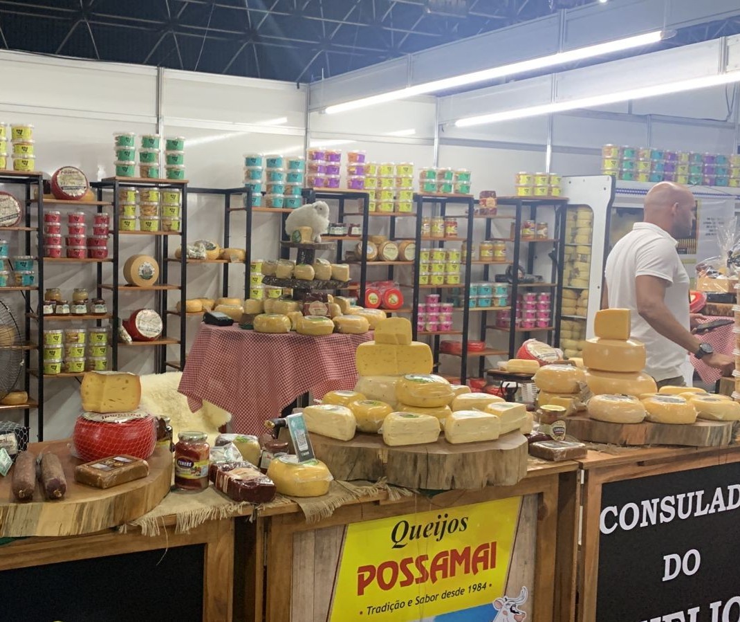 Variedades de queijos mineiros têm espaço na Expoingá