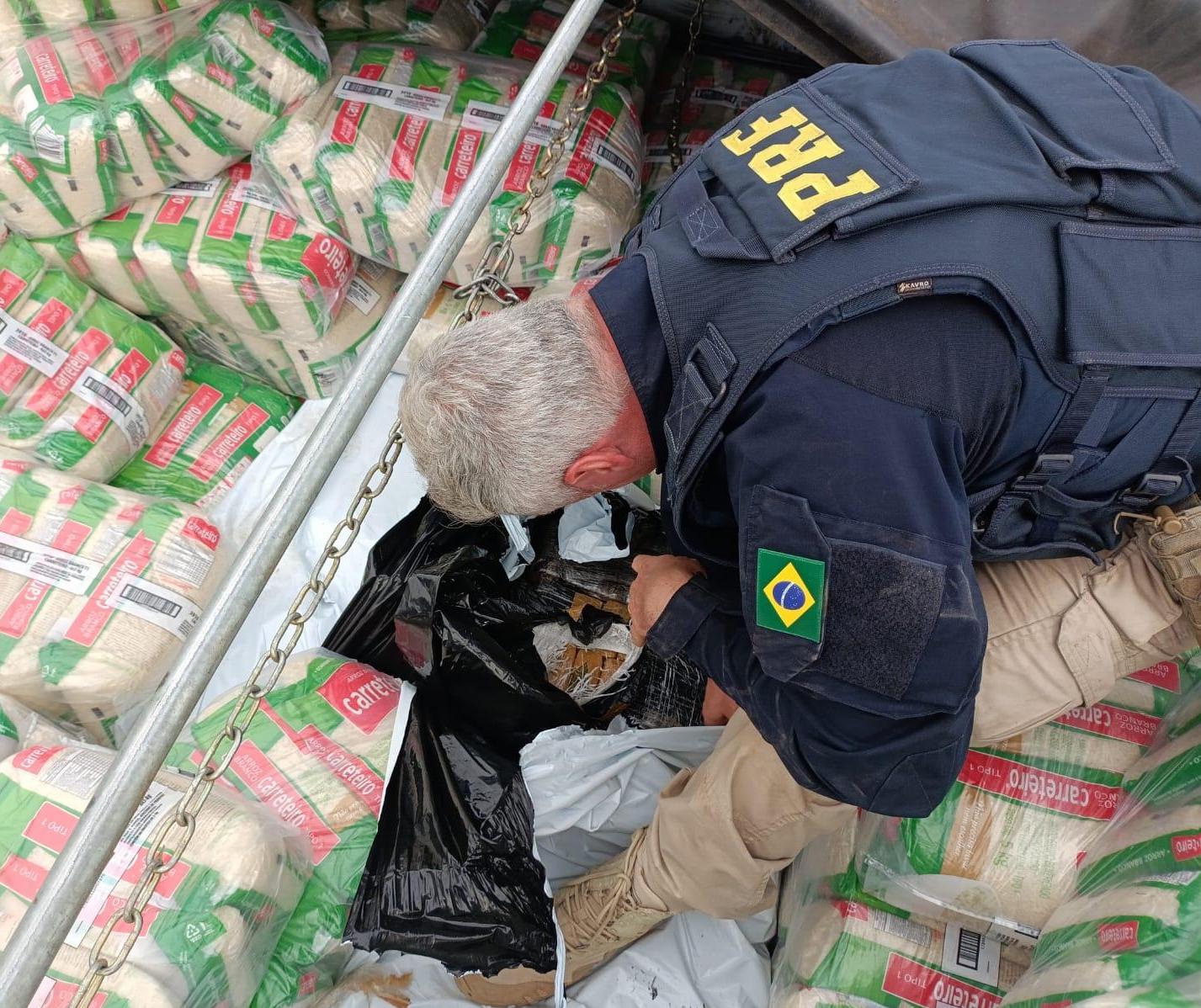 PRF apreende três toneladas de maconha em carga de arroz