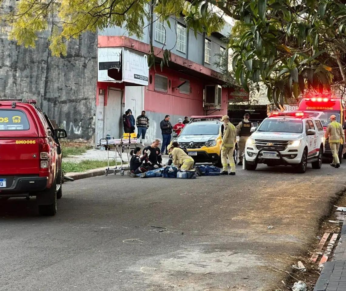 Homem é morto com aproximadamente dez tiros em Maringá ao sair de casa para trabalhar