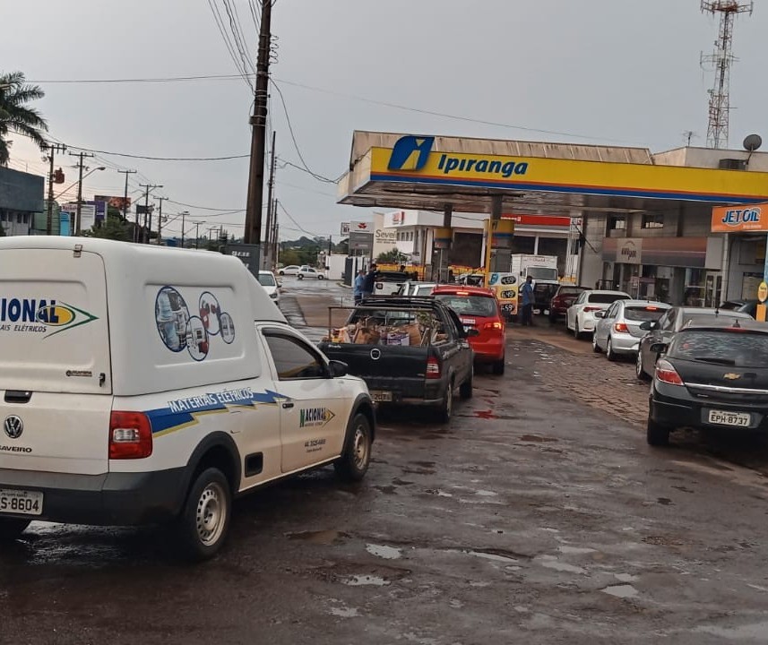 Ouvintes registram fila em postos de combustíveis de Maringá e região 