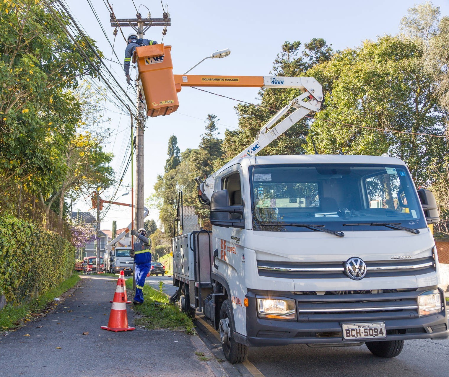 Copel faz mutirão para manutenção e limpeza de redes elétricas neste sábado (14)