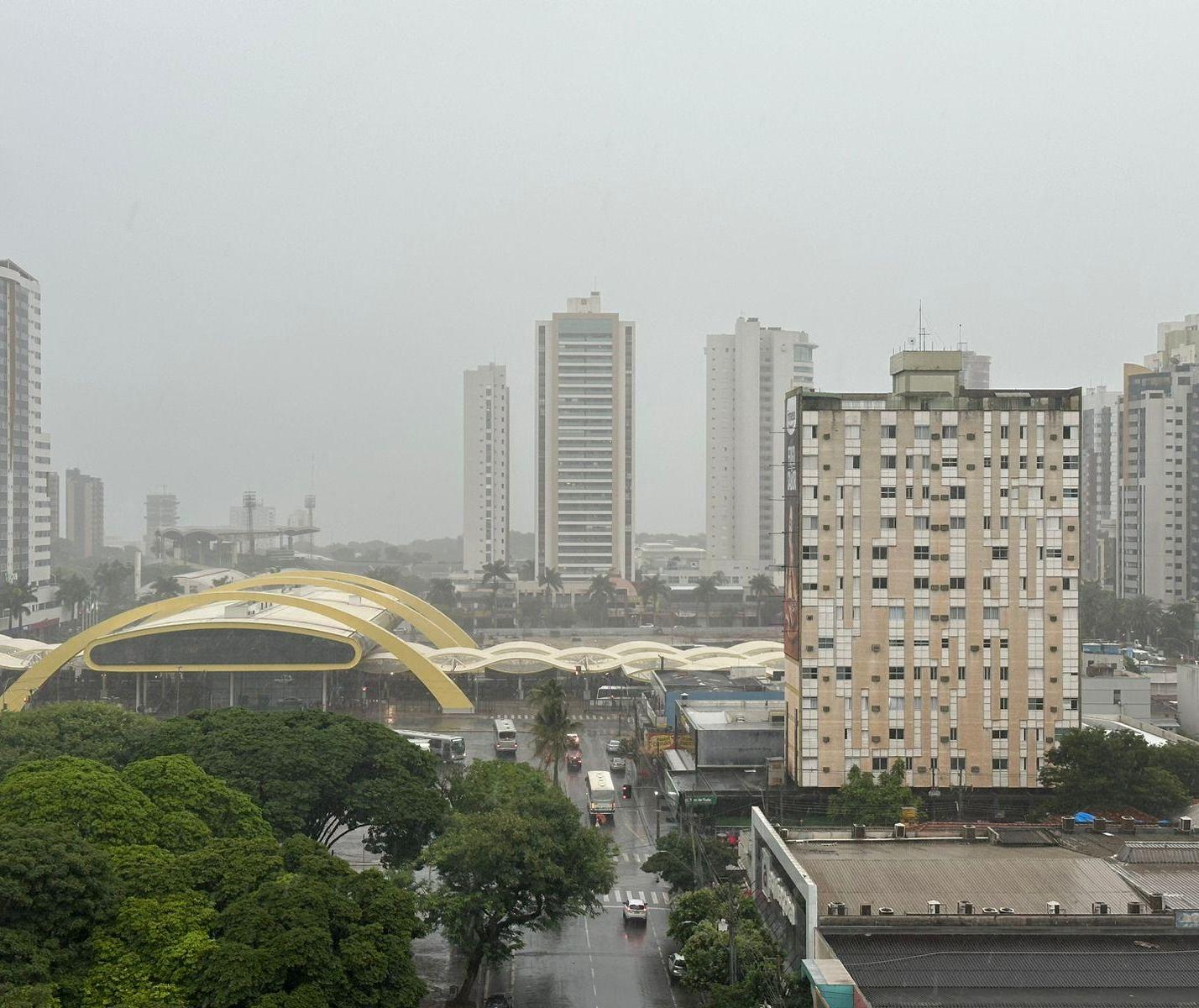 Simepar indica tempo chuvoso e temperaturas amenas nesta quinta-feira (6) em Maringá