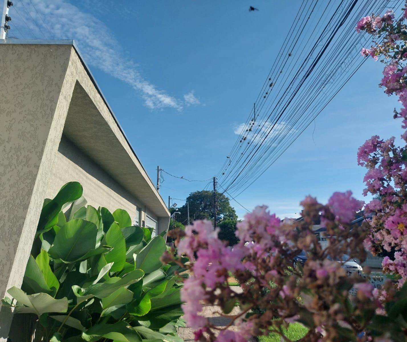 Domingo (26) de calor, céu claro e sem chuva em Maringá