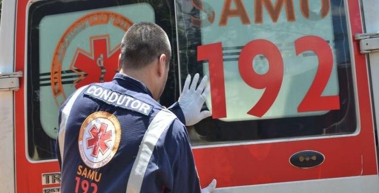 Homem é atingido por placas de vidro e fica gravemente ferido
