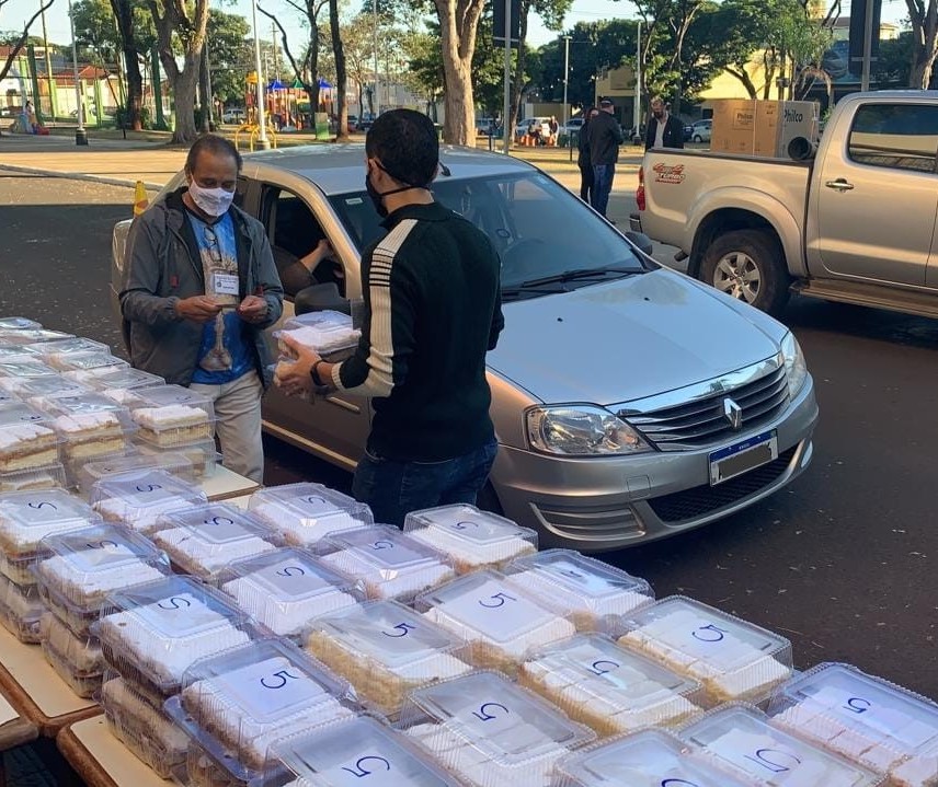 Fé e esperança por dias melhores na entrega do Bolo de Santo Antônio em Maringá