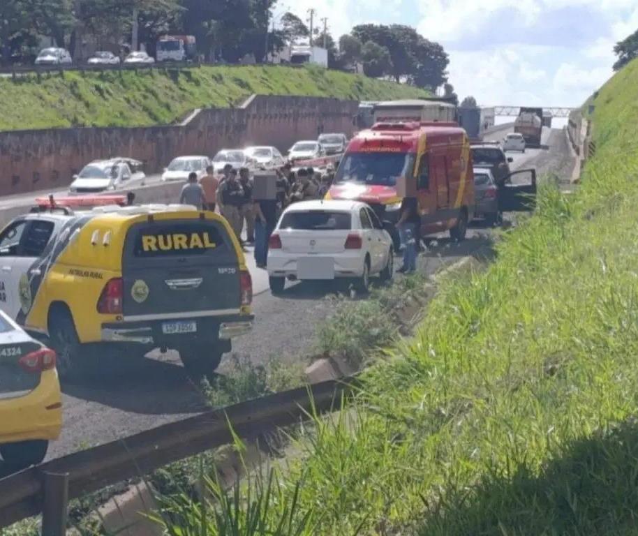 Suspeitos de roubo mortos em confronto com a PM em Maringá são identificados