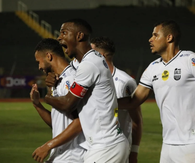 Galo Maringá goleia o Foz do Iguaçu e vence a primeira no Paranaense