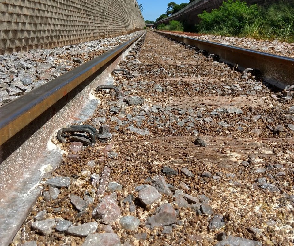  Empresa tem até segunda (1º) para limpar trilhos do Novo Centro