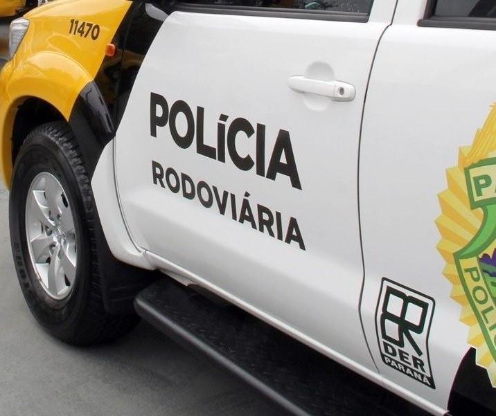 Carro capota e motorista morre na PR-472