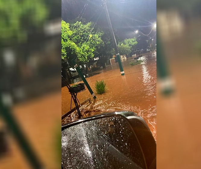 Chuva causa alagamentos e estragos em cidades da região