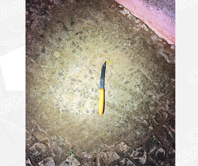 Homem é morto a facadas após briga em bar